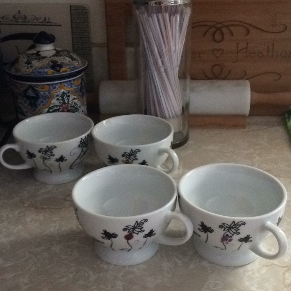 4 coffee mugs PAI